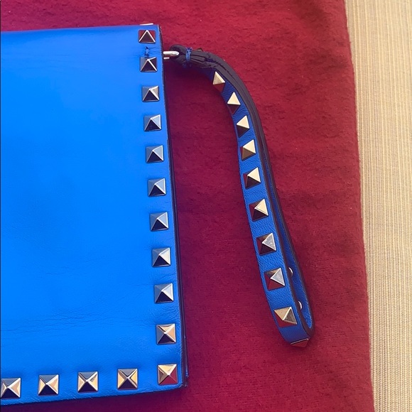 Valentino Garavani rockstud clutch - Picture 5 of 9